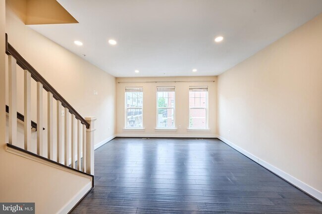 Building Photo - 256 Bluemont Branch Terrace SE