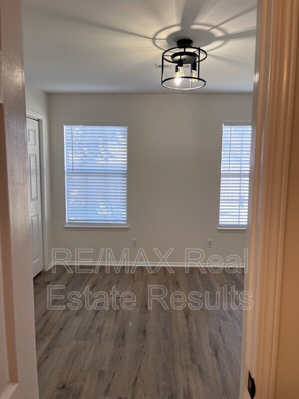 Building Photo - 1607 Timberline Dr