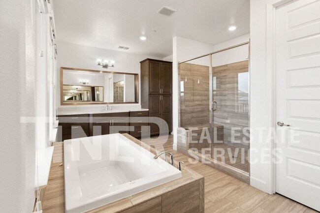 Building Photo - 4944 Covered Wagon Cir