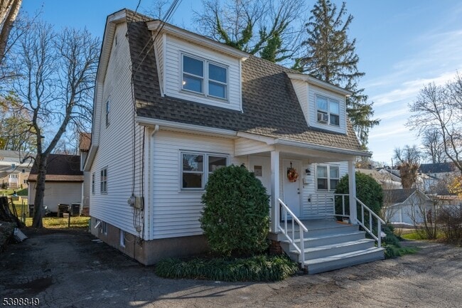 Primary Photo - 44 Central Ave