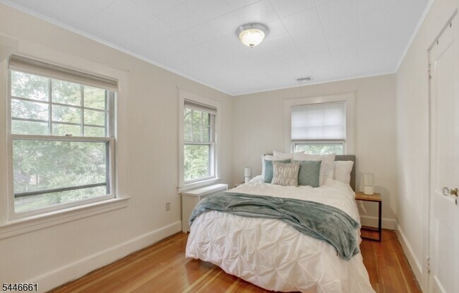 Building Photo - 14 Edgewood Terrace