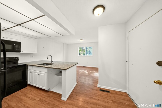Building Photo - 236 Edgemoor Rd