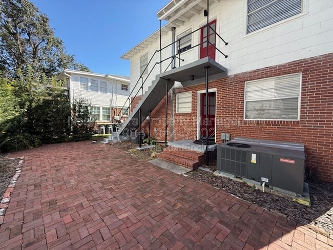 Building Photo - 2813 College St