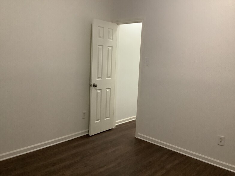Building Photo - 1601 Oak Pl Ct