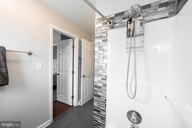 Building Photo - 10 Terry Ct