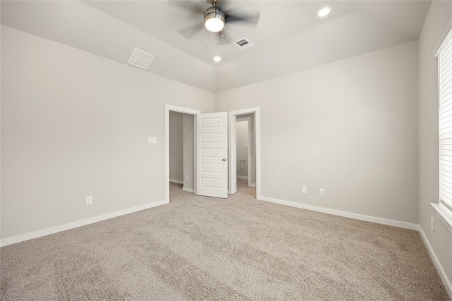 Building Photo - 10015 Rustic Charm St