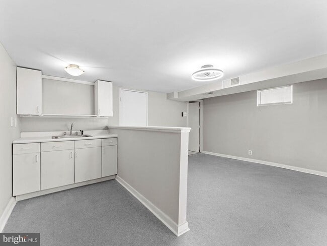 Building Photo - 3321 Fairdale Rd