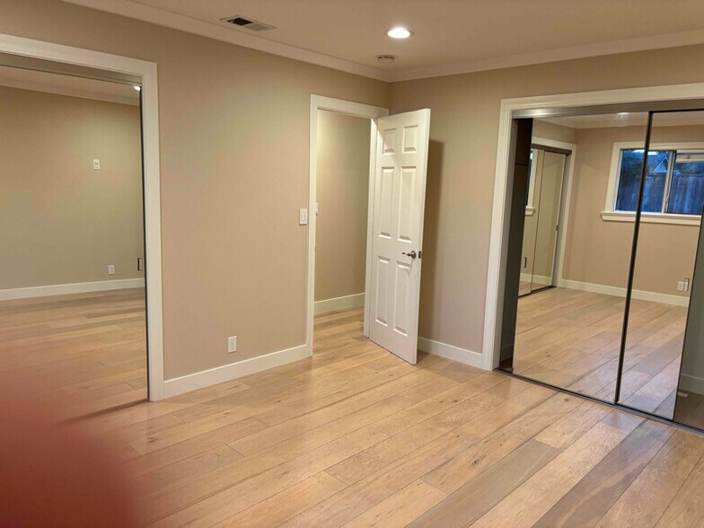 Building Photo - 3225 Lake Arrowhead Ave