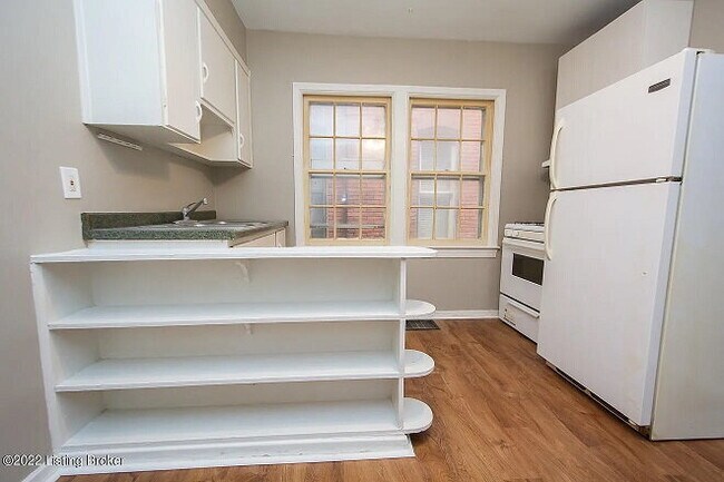 Building Photo - Charming 1 bed, 1 bath apartment in old louisville.