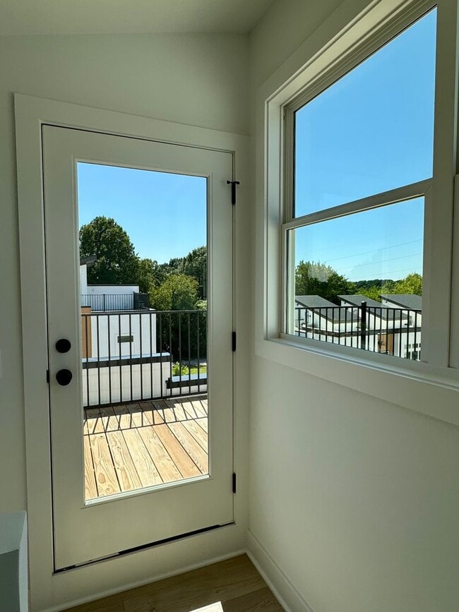 Building Photo - 1408 Sawyer Rd