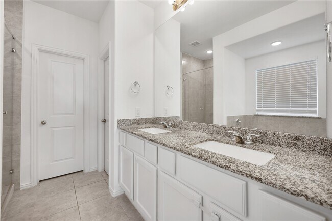 Building Photo - 29897 Dovetail Blf Ln