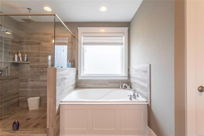 Building Photo - 201 Ave of The Orchards