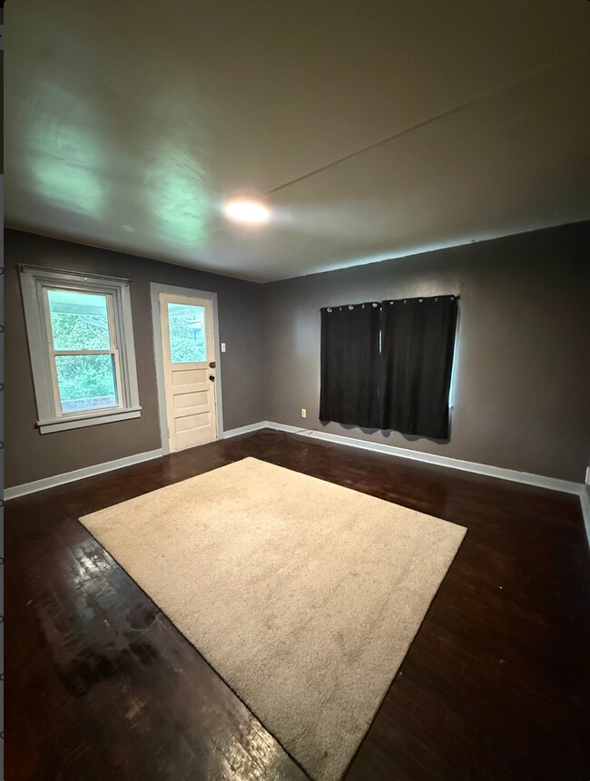 Building Photo - 127 Linhart St