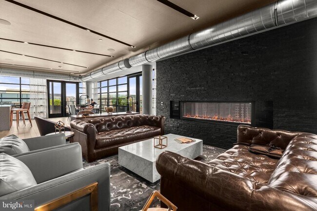 Building Photo - 1300 4th St SE