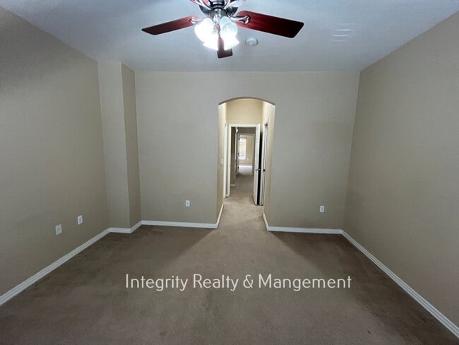 Building Photo - 9419 Ashbury Cir
