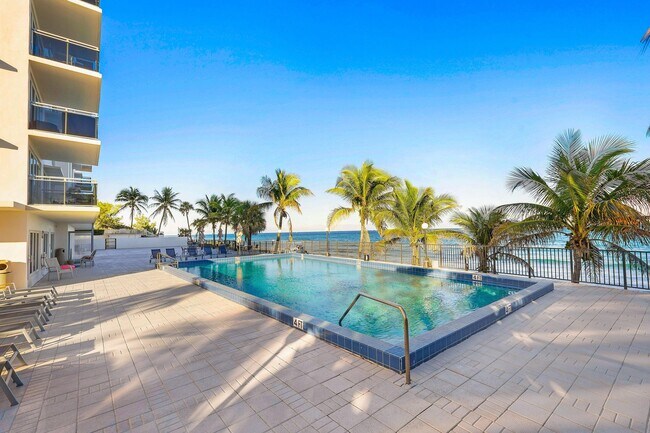 Building Photo - 2066 N Ocean Blvd