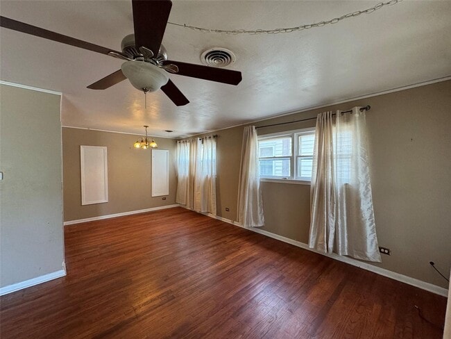 Building Photo - House for Lease in Denison