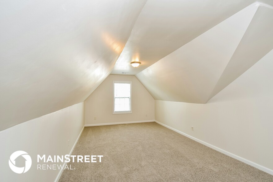 Building Photo - 5530 Millers Glen Ln