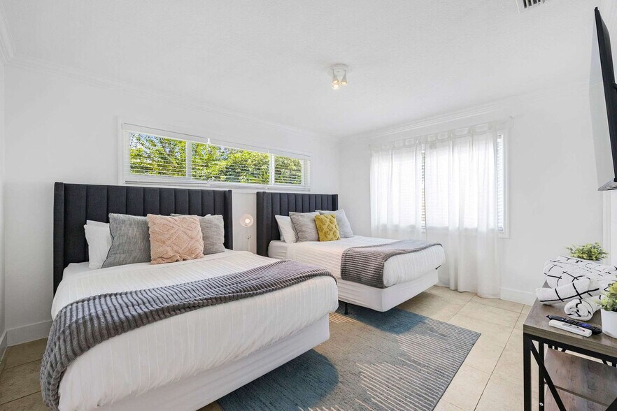 Building Photo - 11121 Griffing Blvd