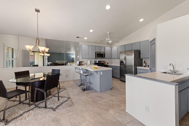 Building Photo - 42885 Scirocco Rd