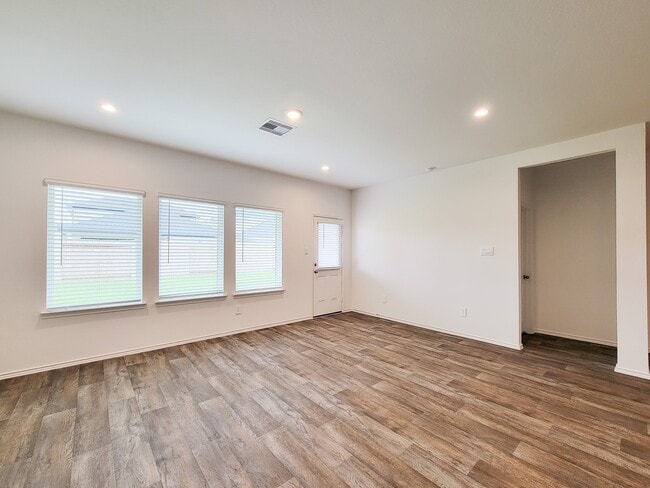 Building Photo - 4242 BROMHAM