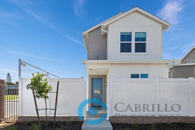 Building Photo - Brand New 3bd/3ba Home with Private Yard and Detached 1-Car Garage