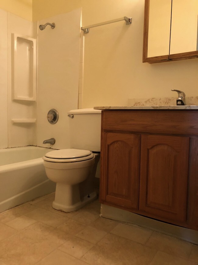 Building Photo - 1730 G St