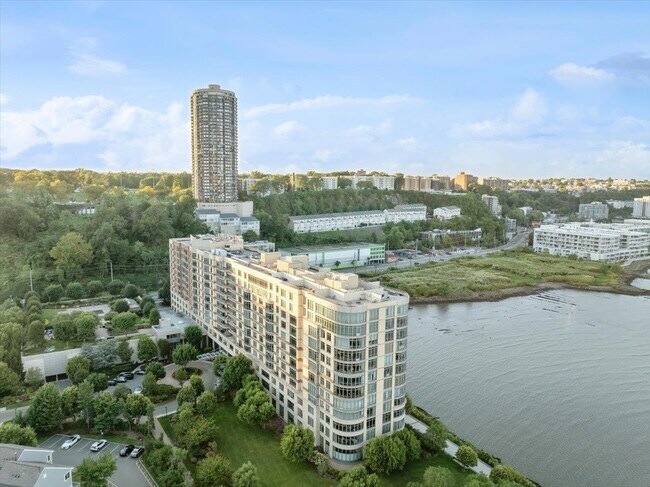 Building Photo - 8100 River Rd