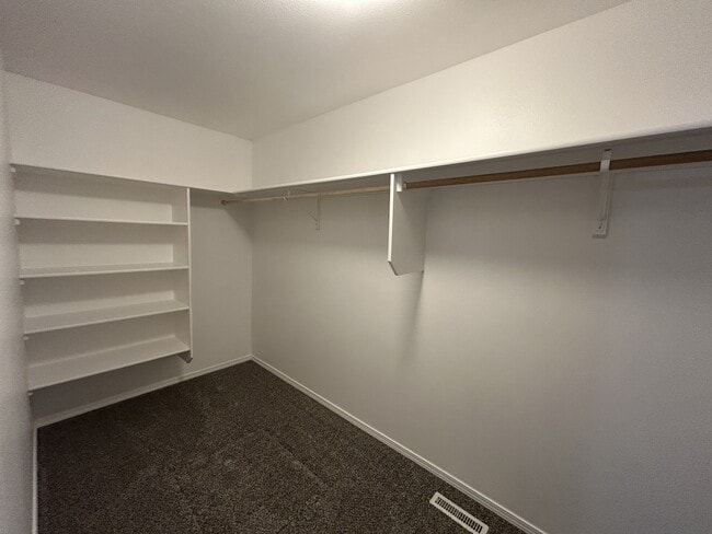 Building Photo - 557 N Katsura Ave