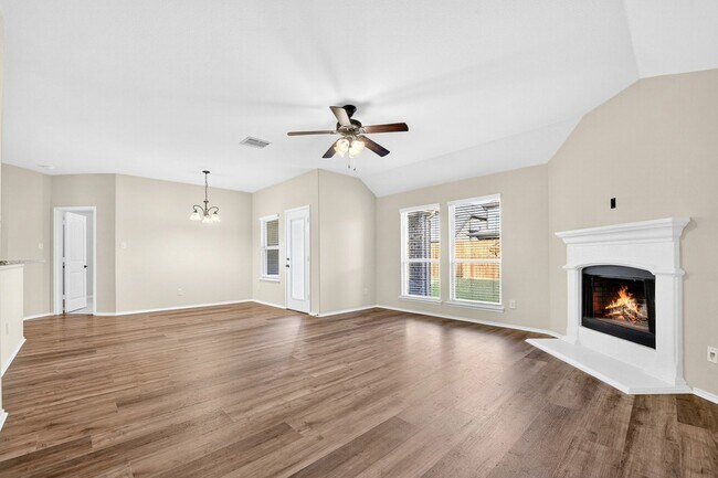 Building Photo - 217 Rugby Ln