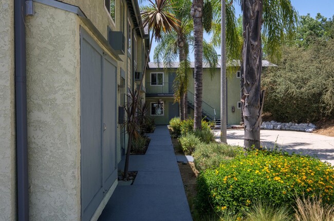 Peaceful and Well Kept - 420 Hardison Way