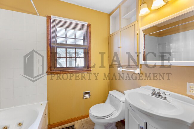 Building Photo - 743 N Gow St