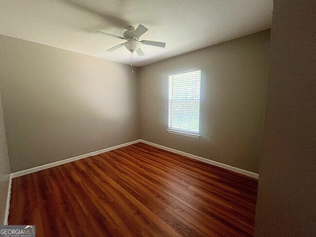 Building Photo - 106 Zinnia Ct