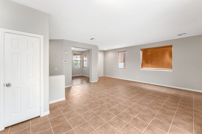 Building Photo - SUMMERLIN HOME, 3 BEDROOMS, LARGE BACKYARD, MINUTES FROM DOWNTOWN SUMMERLIN