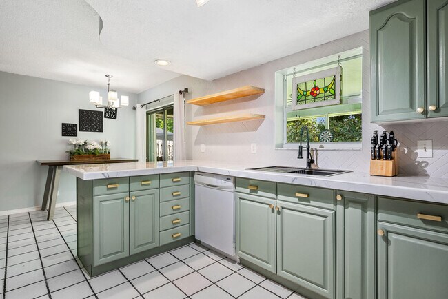Building Photo - 11729 Greenbriar Cir