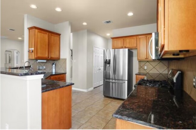 Building Photo - Stunning & Elegant Home in Forest Creek with Spacious Living & Prime Location