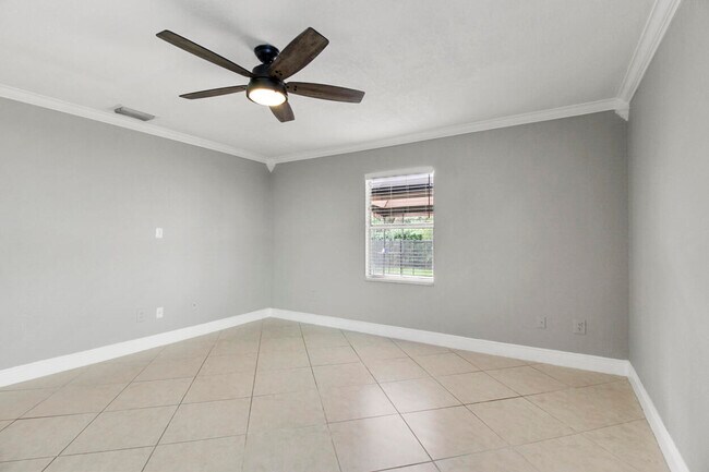 Building Photo - 7870 Blackwood Ln