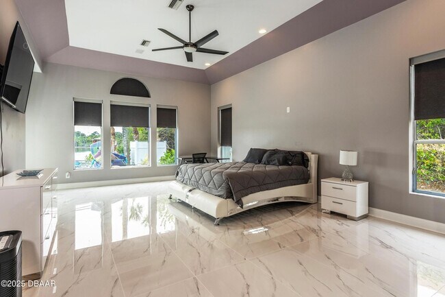 Building Photo - 3548 John Anderson Dr