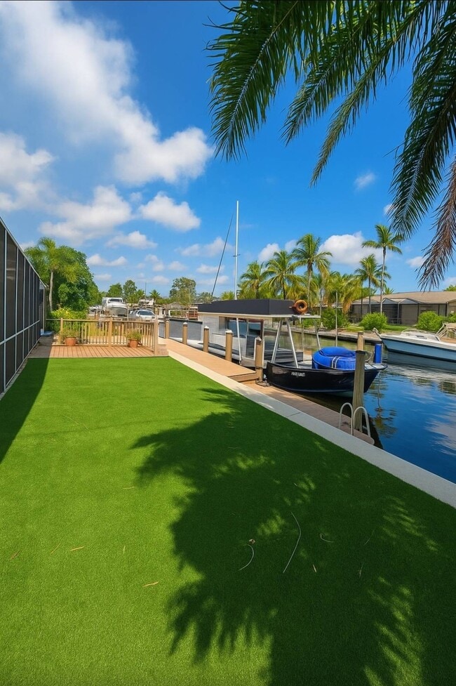 Building Photo - 2030 SW 23rd Ave