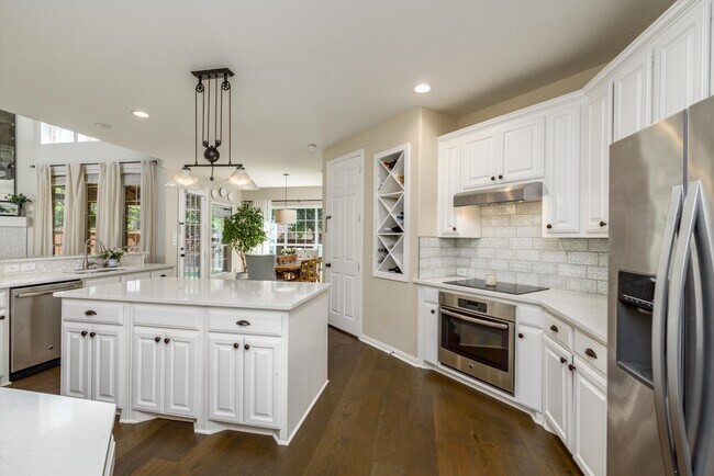 Building Photo - 5055 Navajo Dr