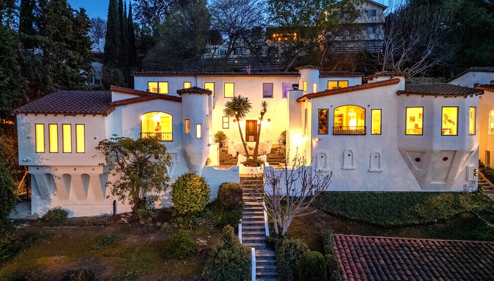 Building Photo - 3702 Arbolada Rd