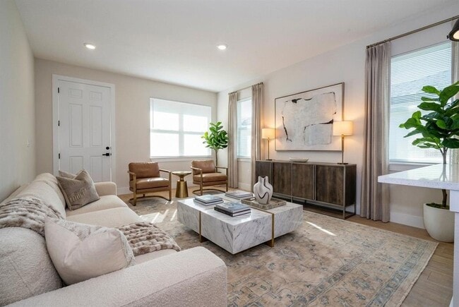 Building Photo - 435 E 13th St