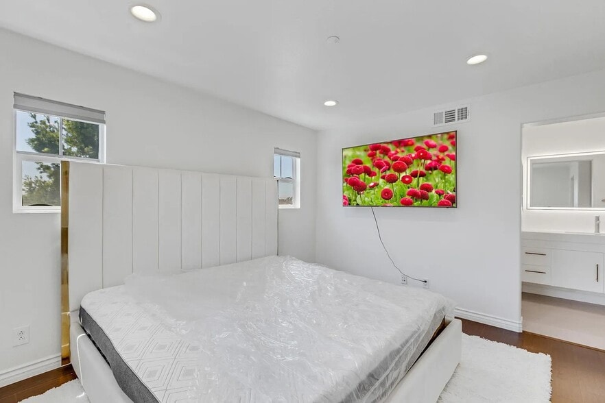 Building Photo - 140 Liberty St