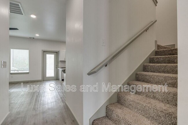 Building Photo - 13508 Vinita Dr