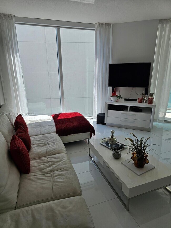 Building Photo - 150 Sunny Isles Blvd