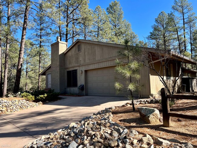 Building Photo - 3 br, 2 bath House - 1404 Pine Tree Lane