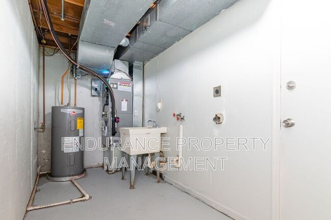 Building Photo - 4600 Glenway Ave
