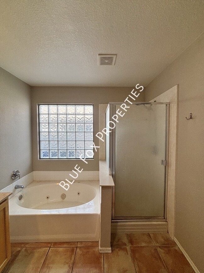 Building Photo - 10163 E Falcon Point Dr