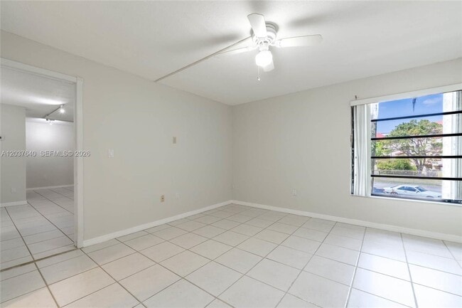Building Photo - 9015 SW 125th Ave