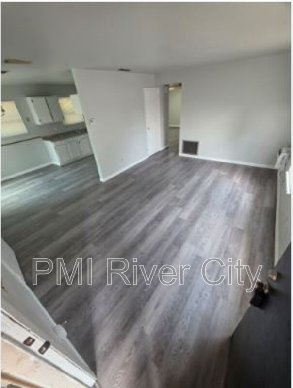 Building Photo - 8147 Bazaine Dr